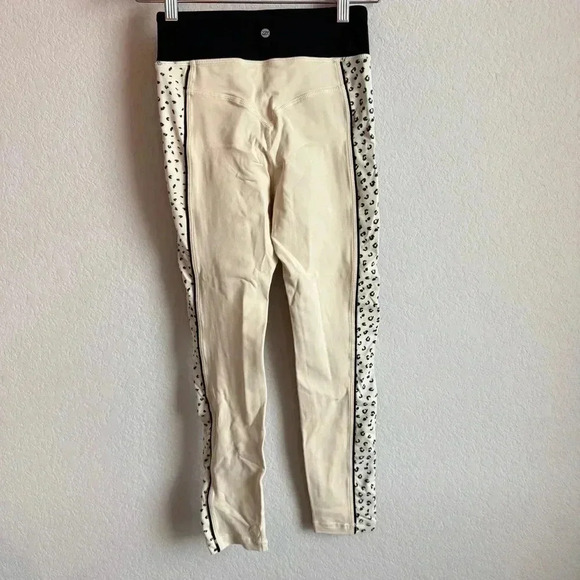 Vimmia Women's Meow Side Print Piped Half & Half Midrise Leggings Size S - Picture 4 of 14